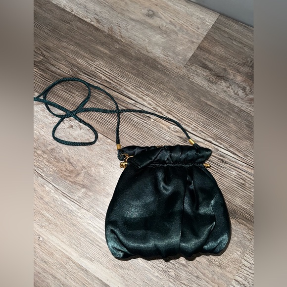 Elegant‎ Green Satin Drawstring Bag - Picture 1 of 5